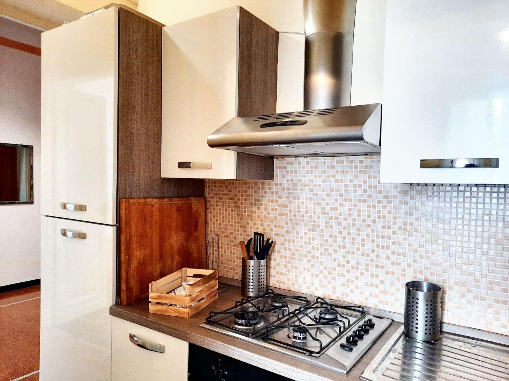 Charming In With Private Parking, 70 Sqm Appartamento Genova